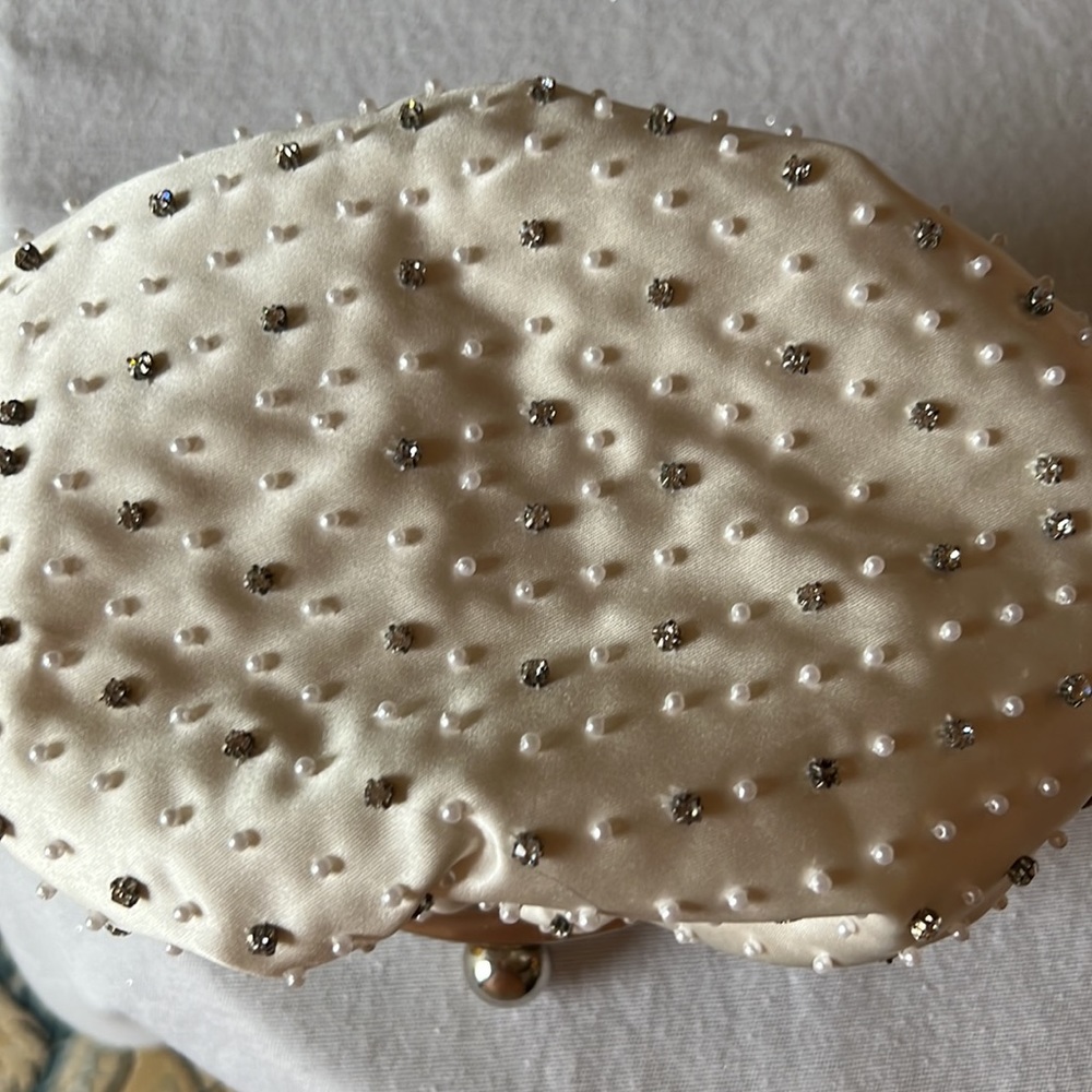 Darling pearl and crystal beaded cocktail purse - Picture 5 of 5